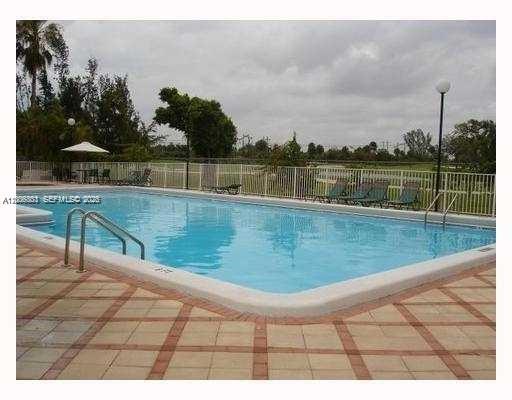 Foto del edificio - 7125 NW 186th St