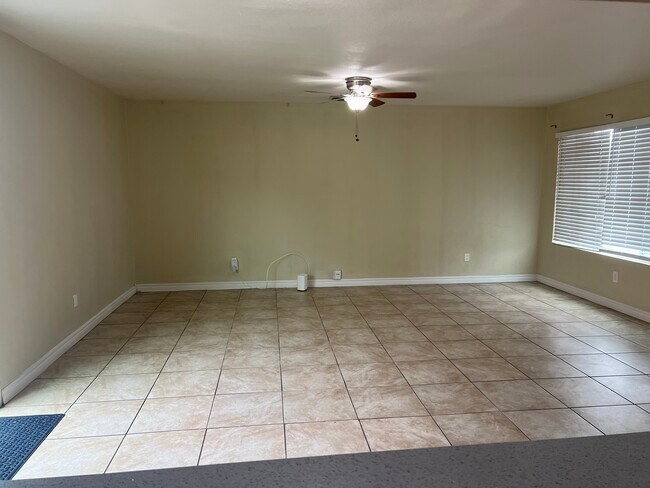 Foto del edificio - 1070 Fifth Ave