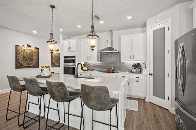 Foto del edificio - 4914 Lakeshore Oaks Ct