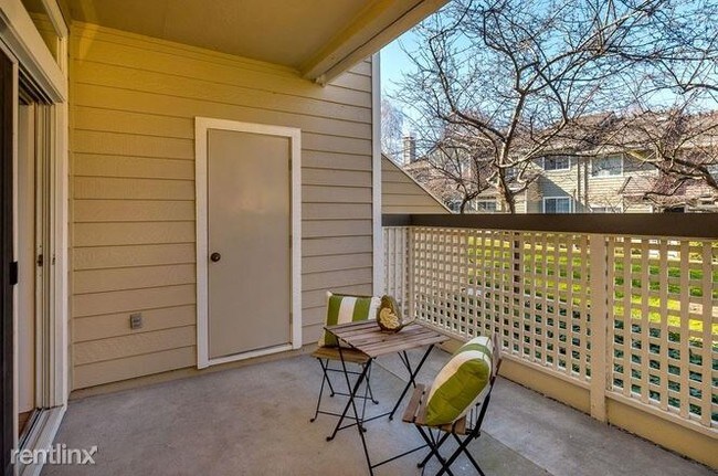 Building Photo - 1 br, 1 bath Condo - 964 Lake Isabella Way