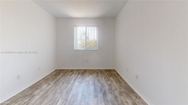 Building Photo - 3 br, 2.5 bath House - 2231 SE 26th Ln # 2...