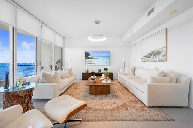 Foto del edificio - 16901 Collins Ave