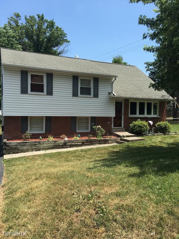 Primary Photo - 546 N Henderson Rd