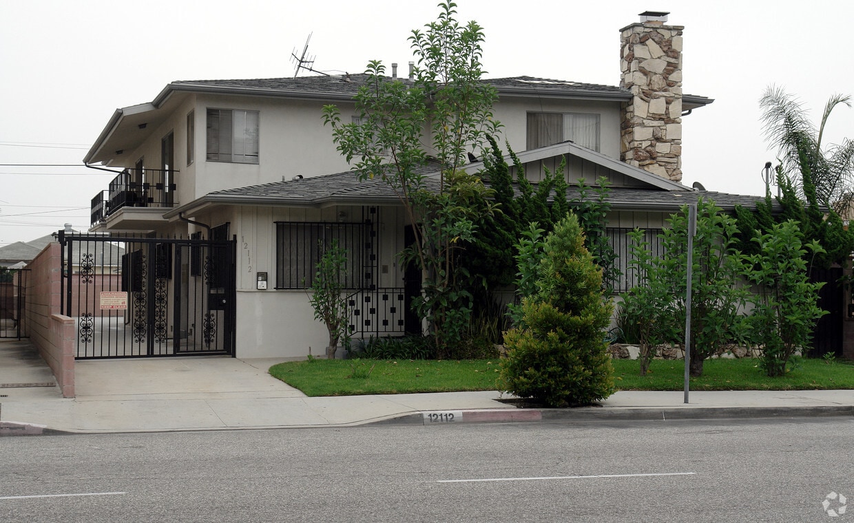 Primary Photo - 12112 Birch Ave