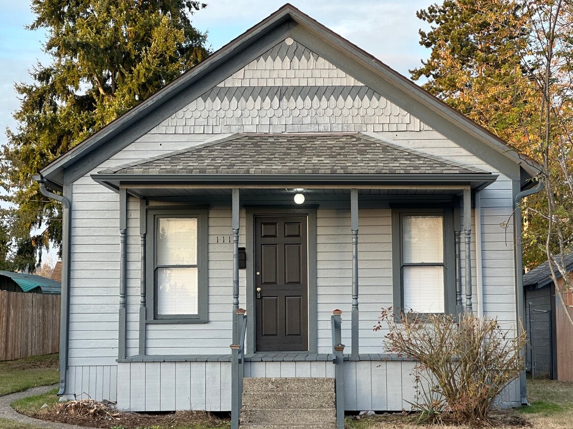1115 W Pear St, Centralia, WA 98531 House Rental in Centralia, WA