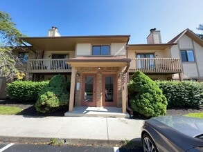 Building Photo - 2271 Hedgerow Road