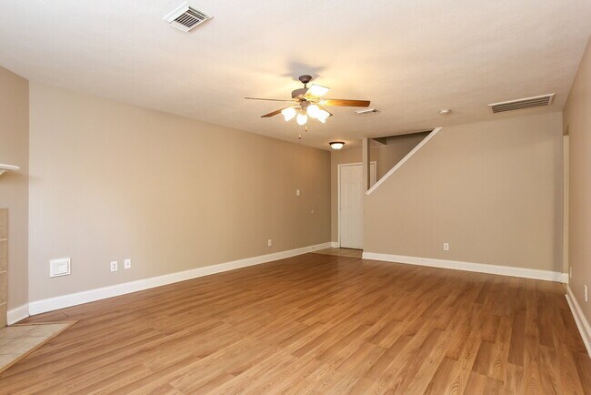 Foto del edificio - 19530 Sandy Bank Dr