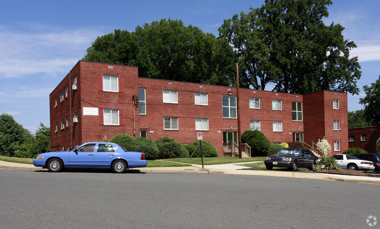 Primary Photo - Ancient Oaks Apartments