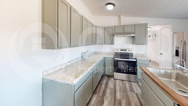 Building Photo - 8393 S Marstellar Rd