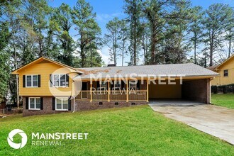 Building Photo - 6704 Amesbury Ln