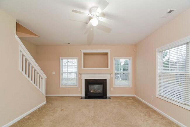 Foto del edificio - 4910 Little Bud Ln