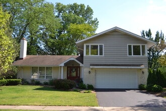 Building Photo - 1835 Silverwillow Dr