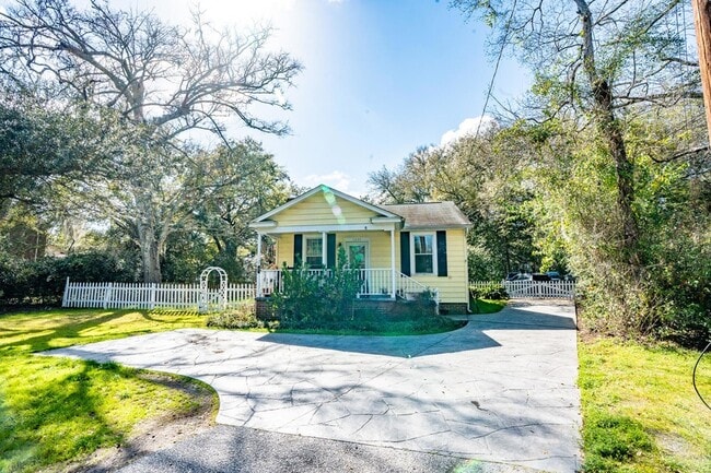Foto del edificio - 1235 Ashley Hall Rd