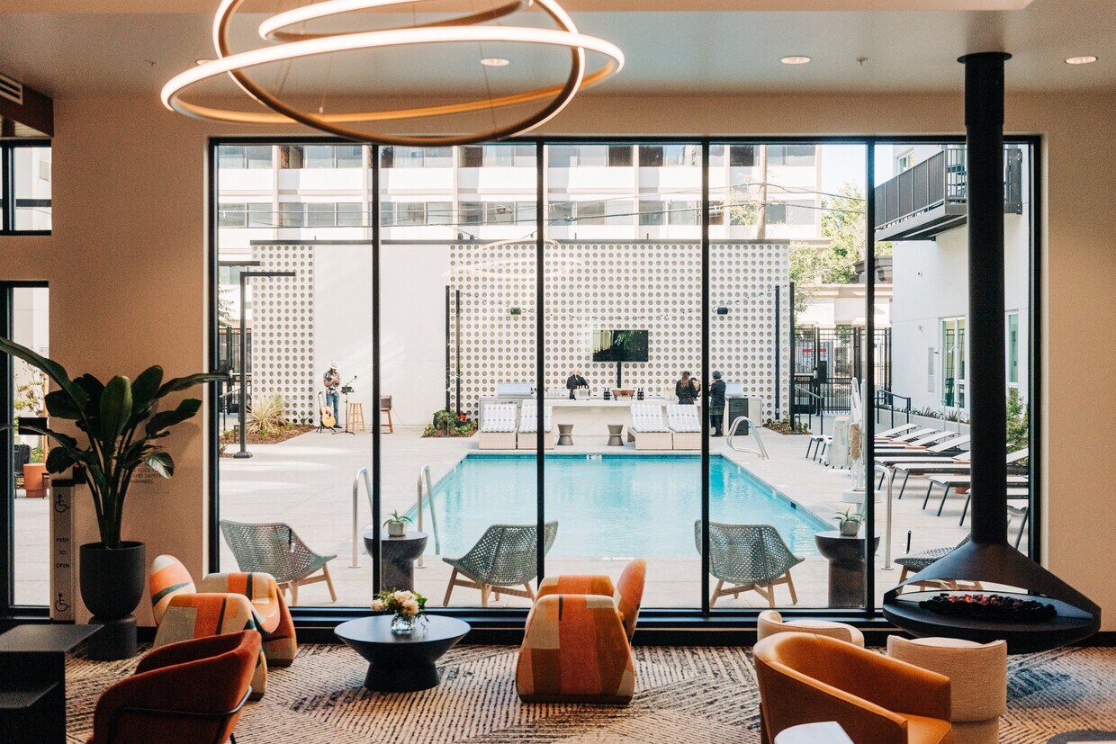 THE MANSION 1517 H St Sacramento, CA