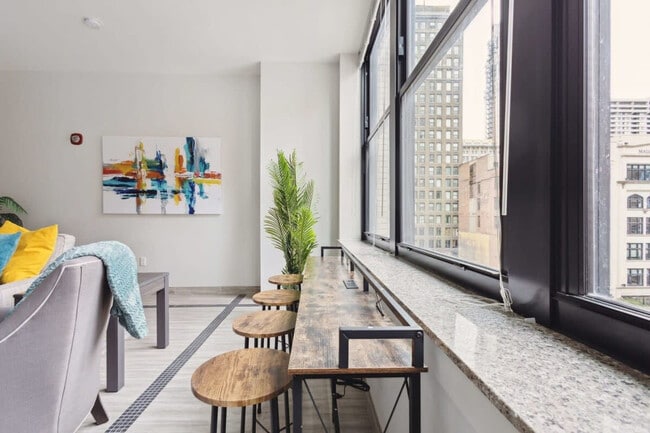 Building Photo - 111 State St