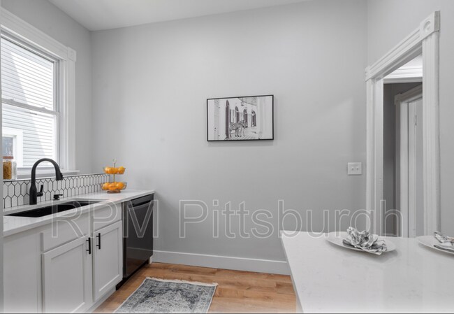 Building Photo - 468 Biddle Ave