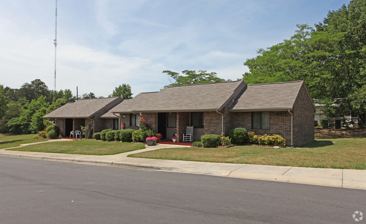 Primary Photo - Mayfield Memorial Apartments