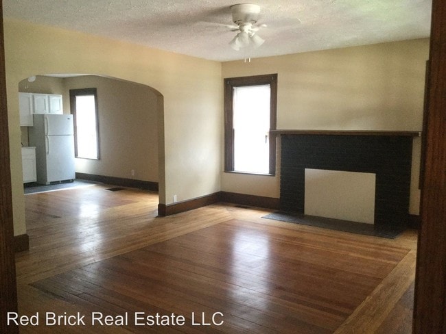 Building Photo - 675 Oak St