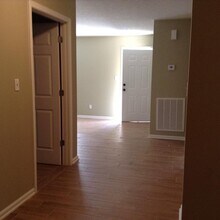 Building Photo - 2703 Tanglewood Trail W