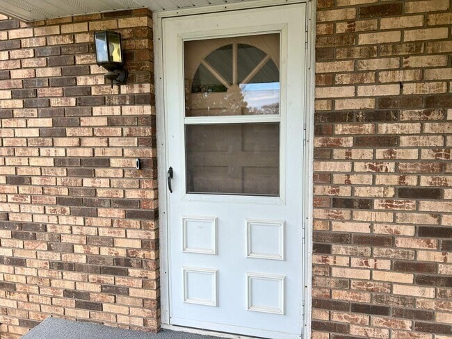 Foto del edificio - 1602 Meadow Ln