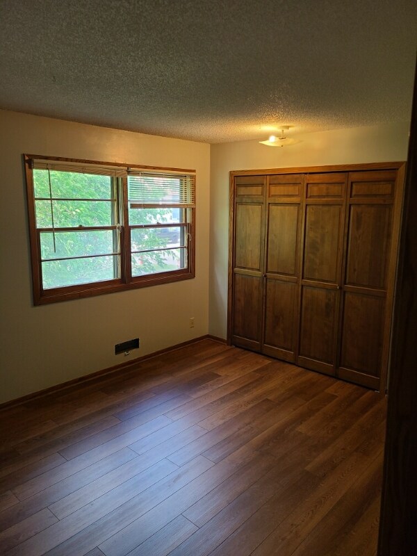 2414 Taylor St NE, Mpls, MN 55364 Room for Rent in Mpls, MN