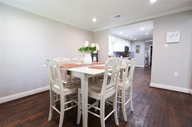 Building Photo - 605 E Graham St