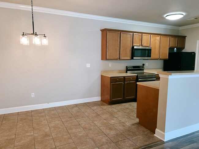 Building Photo - 900 Dean Lee Dr