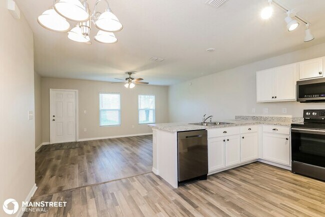 Building Photo - 231 Begonia Ln
