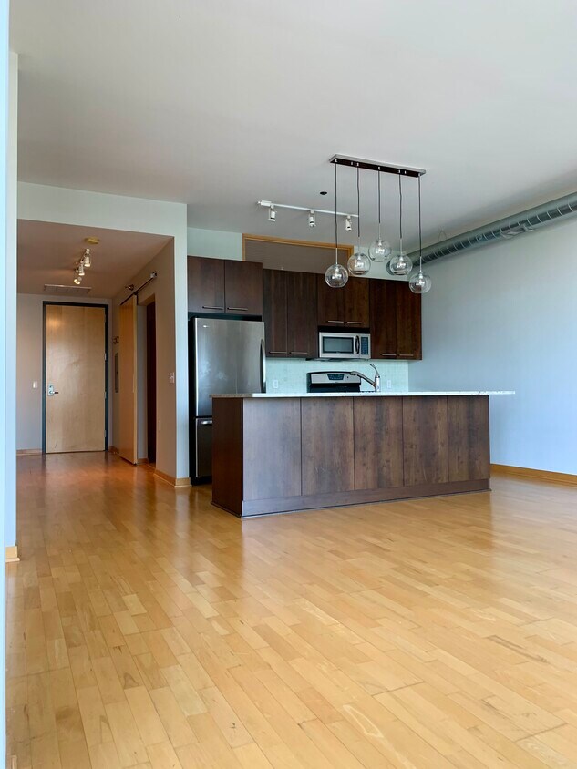 1211 Lagoon Ave Unit 402, Minneapolis, MN 55408 Condo for Rent in