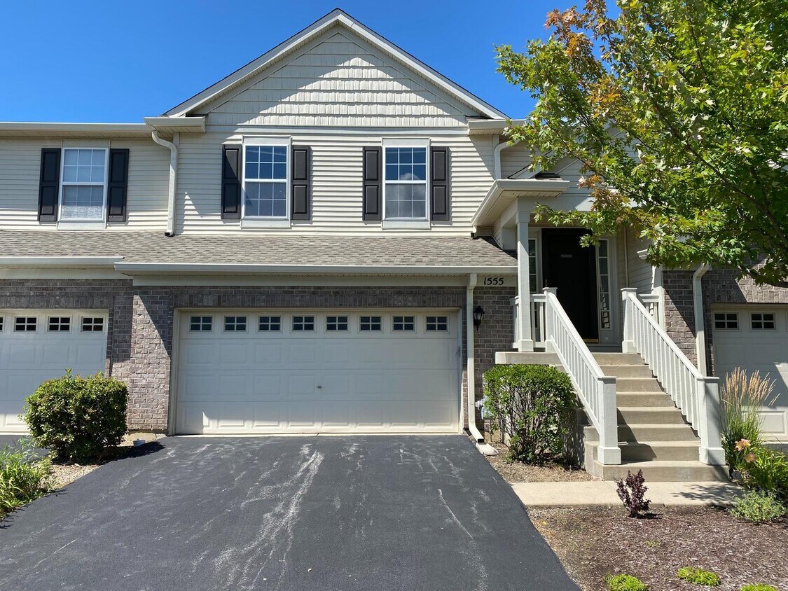 Primary Photo - 1555 Millbrook Dr