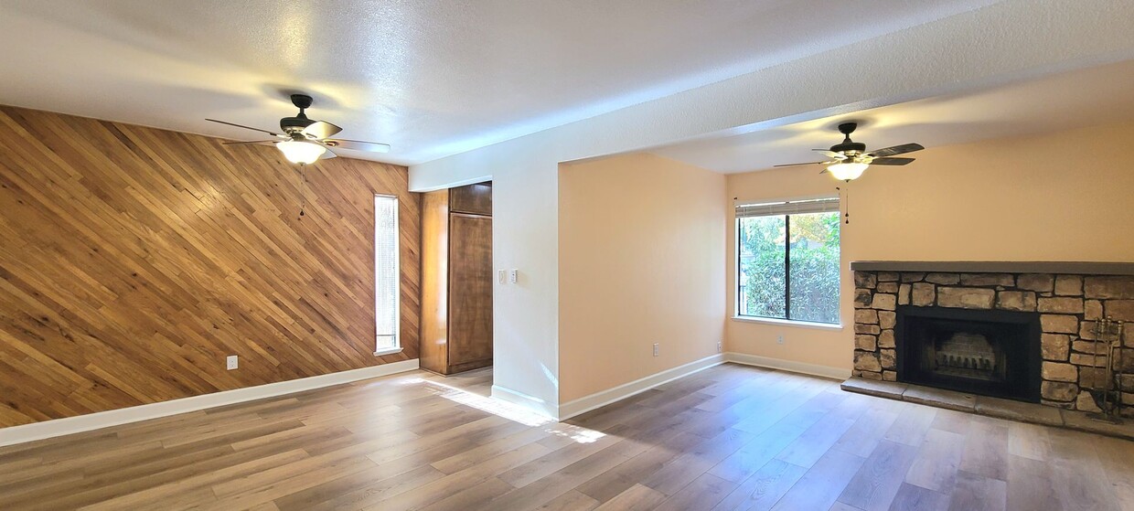 Foto principal - NEWLY REMODELED UNIT W/ POOL ACCESS
