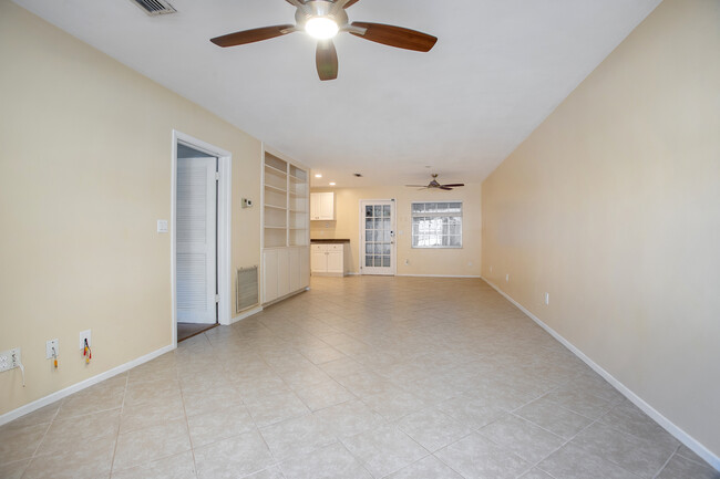 Foto del edificio - 1/1 walkable to downtown! $1,250 plus $50 ...