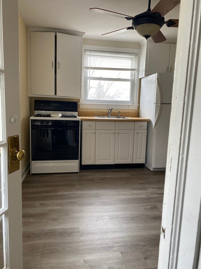 Kitchen - 51 1st Ave