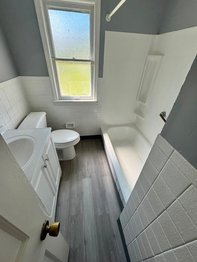 Building Photo - 15408 Fernway Dr