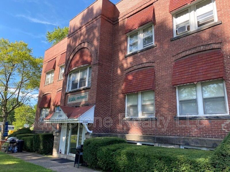6968 Lake Ave Unit Apt. 4, Elyria, OH 44035 Condo for Rent in Elyria, OH
