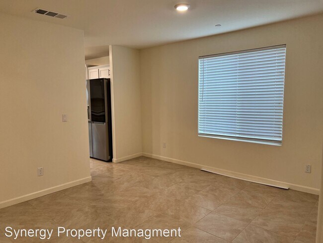 Foto del edificio - 5 br, 3 bath House - 6208 Esmerelda Ave.