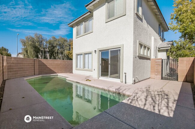 Foto del edificio - 1155 Maple Pines Ave