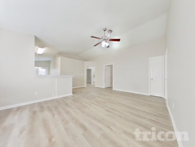 Building Photo - 3254 Kelling St