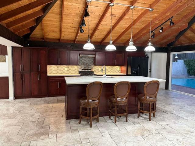 Foto del edificio - 8859 Kelburn Ave