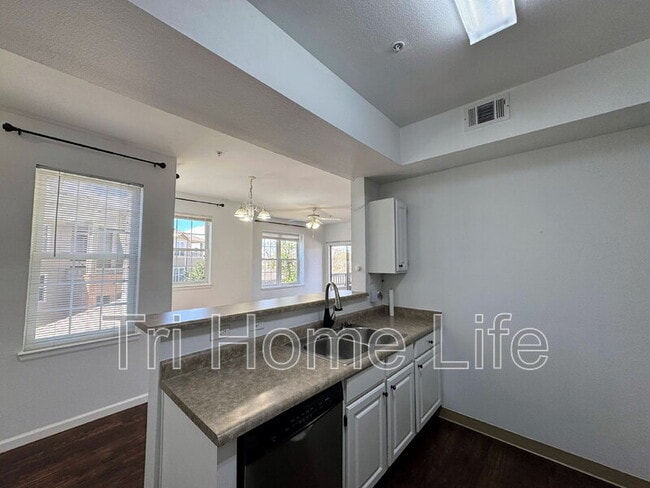 Building Photo - 12820 Ironstone Way