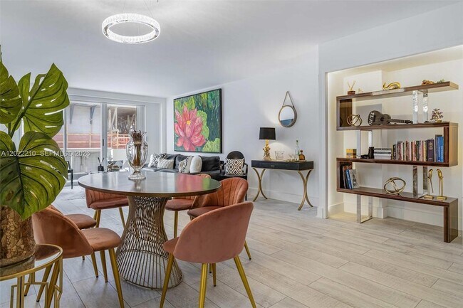 Foto del edificio - 9195 Collins Ave