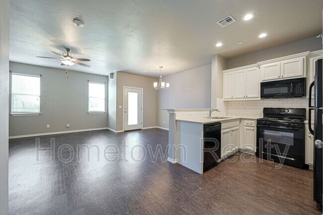 Photo - 792 SW 13th St House