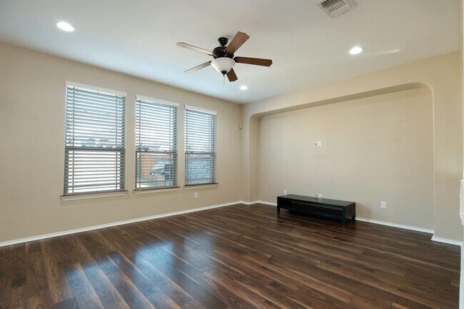 Building Photo - 1244 Yellow Iris Rd