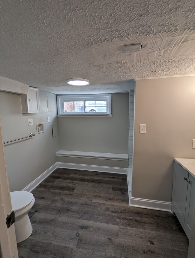 Foto del edificio - 3607 Mt Pleasant Ave