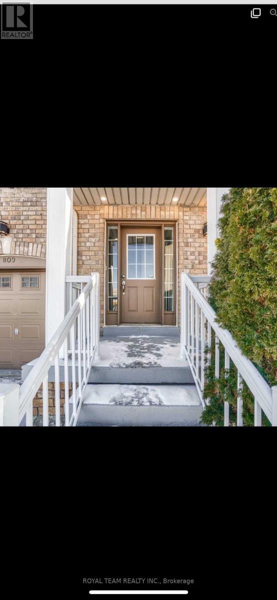 Building Photo - 809 Joe Persechini Dr