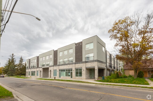 Building Photo - Ivy Two
