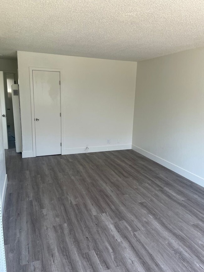 Building Photo - 1385 San Tomas Aquino Pkwy