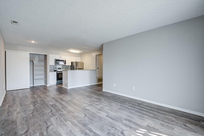 Building Photo - Wexford Lakes Apartments and Townhomes