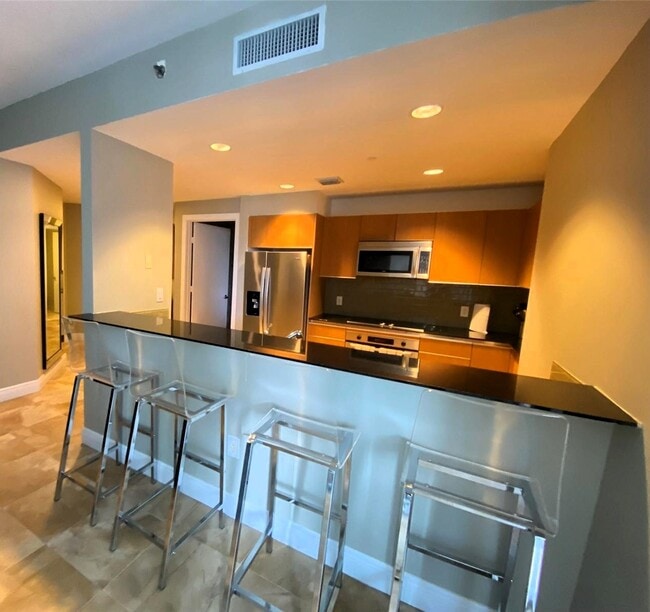 Building Photo - 1050 Brickell Ave