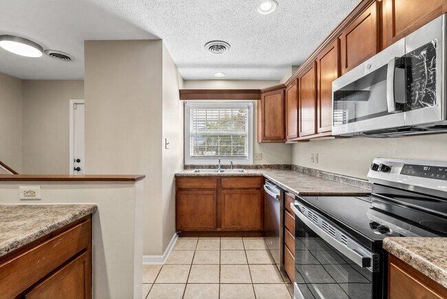 Foto del edificio - Modern Comfort in the Heart of West Knoxville